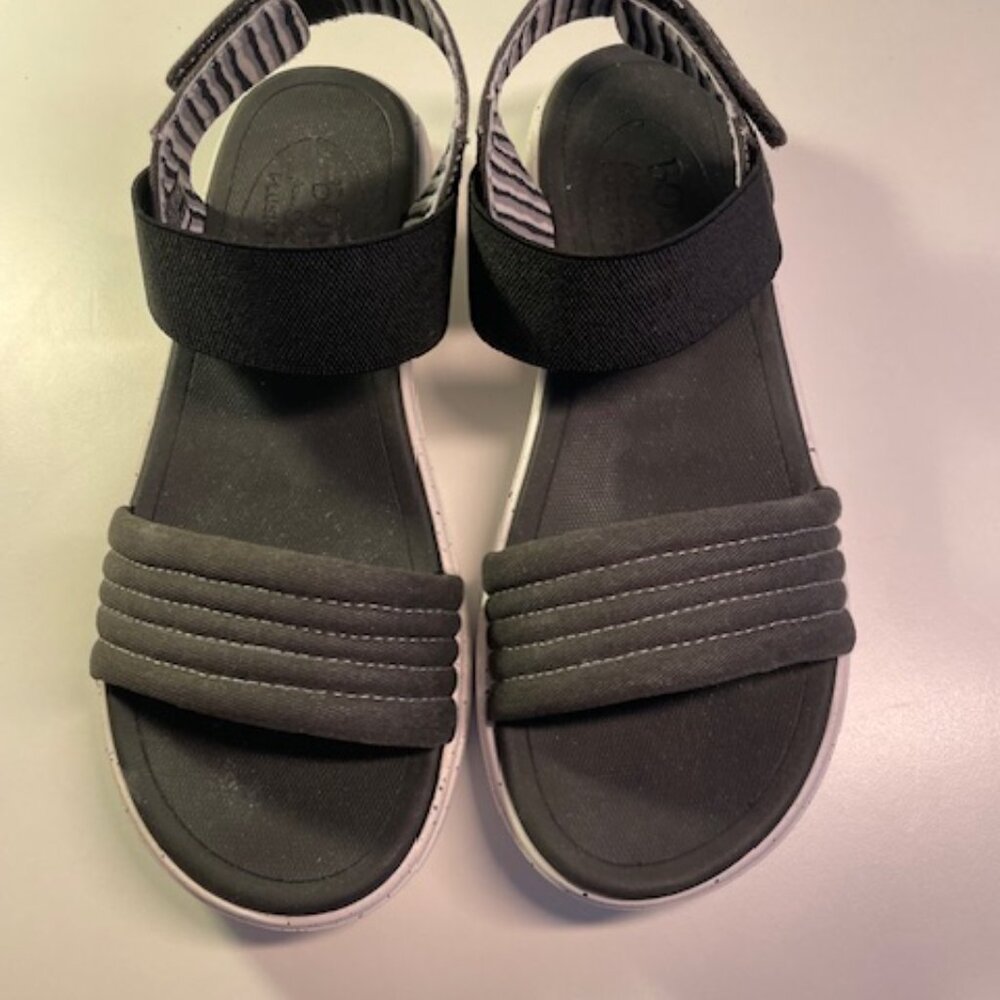 Bobs Skechers black size 7 plush sandals